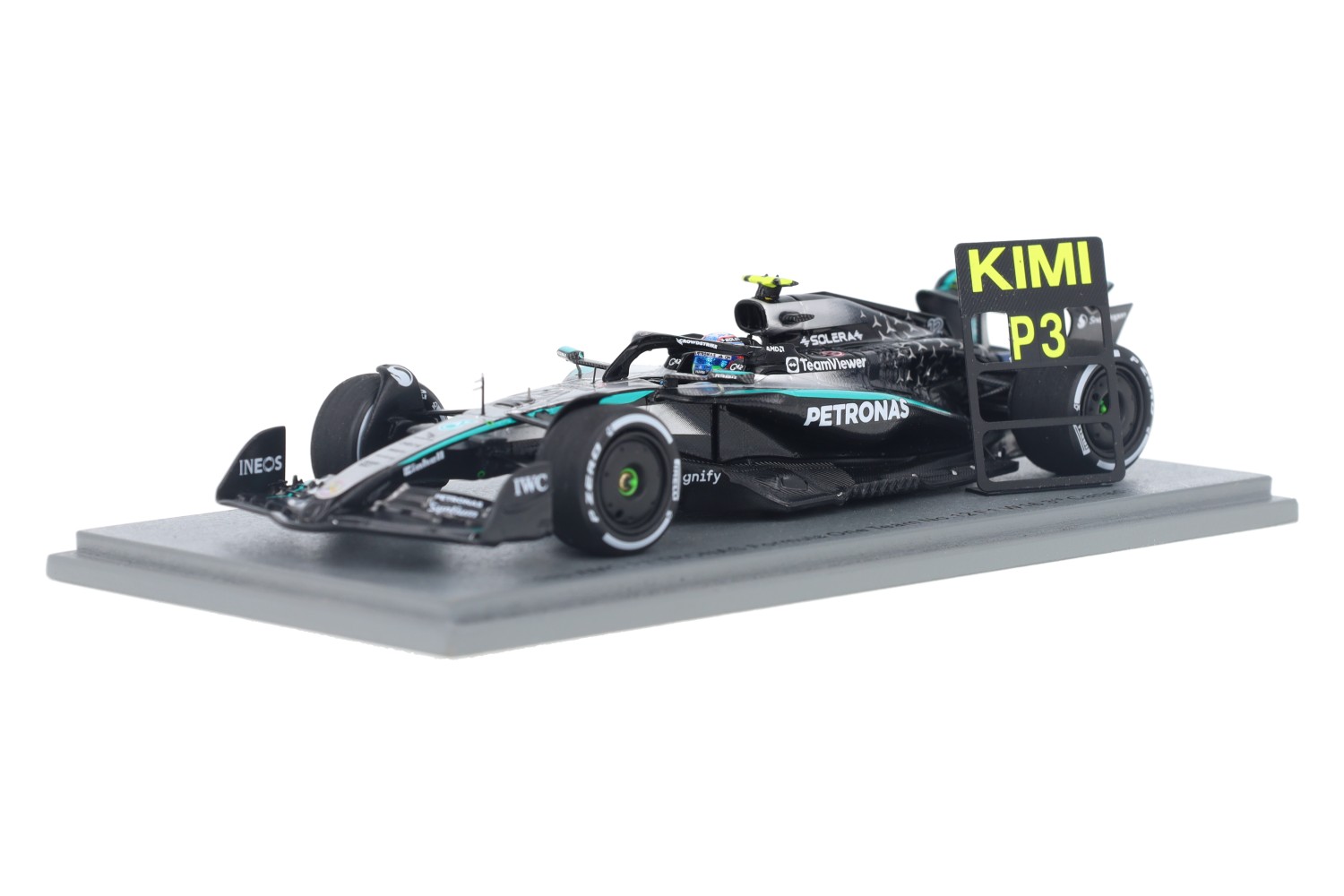 Mercedes-AMG F1 W16 E-Performance – Modelauto schaal 1:43