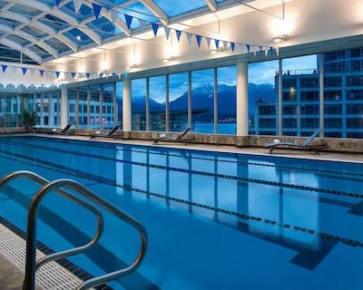 Auberge Vancouver Hotel