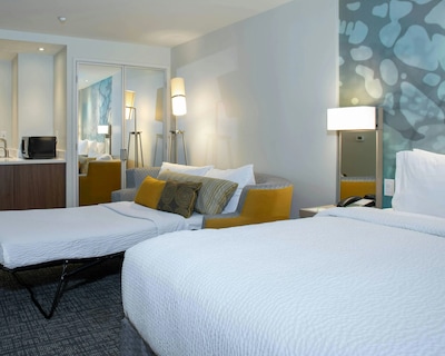 Courtyard by Marriott New York Queens/Fresh Meadows