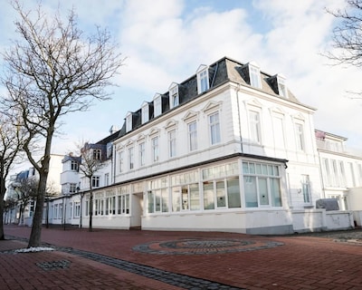 Villa Liewald – Inselflair Apartment: Central Location with Stunning Norderney Views