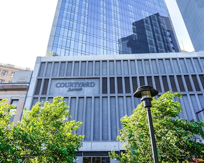 Courtyard by Marriott Long Island City/New York Manhattan View
