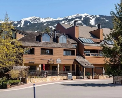 Large Village Loft W/ Private Hot Tub & Own Sauna