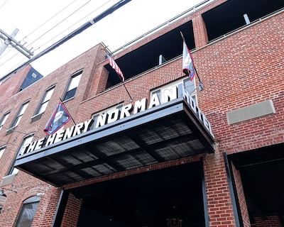 Henry Norman Hotel