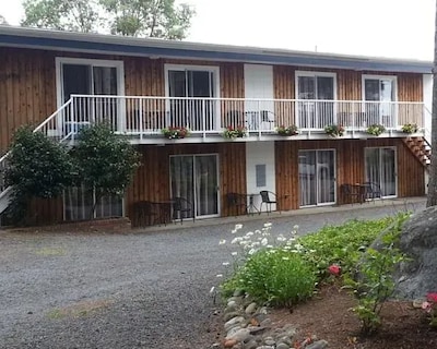 Edgewater Motel