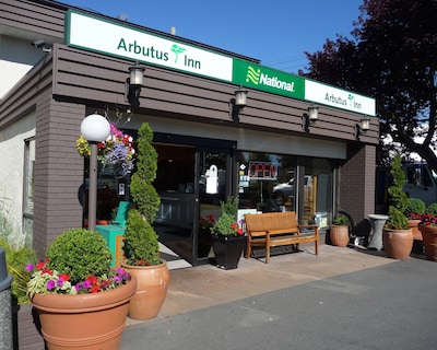 Arbutus Inn