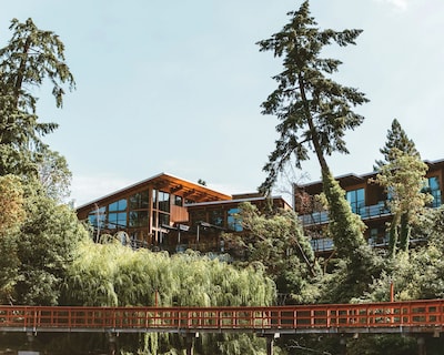 Brentwood Bay Resort & Spa