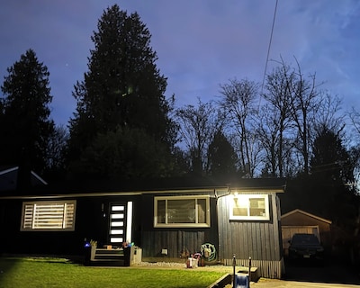 Amalak Homes’ Private 2BR Guest Suite North Delta