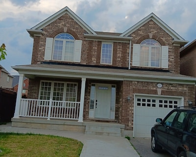 House – Near Toronto Pearson Airport