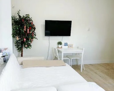 Si & Daniel Home Near YVR Airport & Skytrain Separate Entry Free Parking