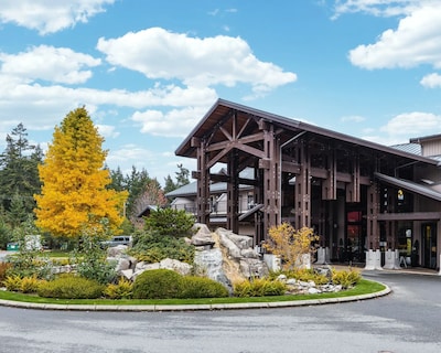 Sandcastle Shores – 2 Bedroom Newly Built Parksville Townhome With Beach Access