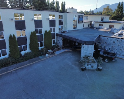 Ocean Marina Hotel