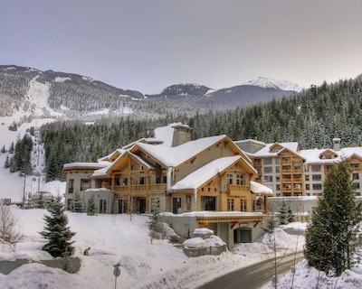 First Tracks Lodge
