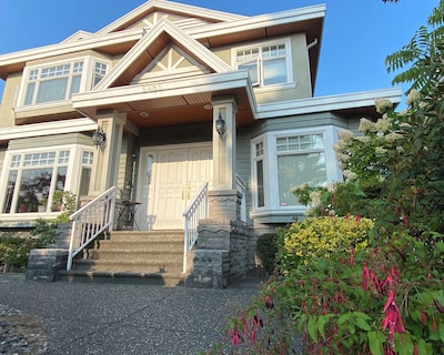 7 Bedrooms in the Heart of Vancouver