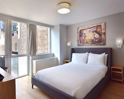 Hotel 32 32