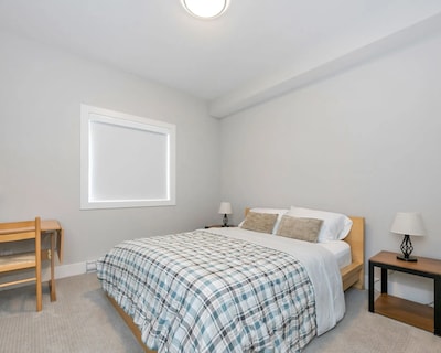 Cozy one bedroom Langford suite