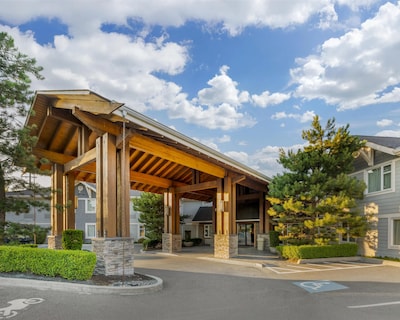 Best Western Plus Country Meadows Inn