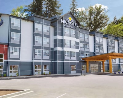 Microtel Inn & Suites by Wyndham Oyster Bay