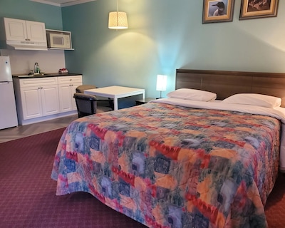 Red Roof Motor Inn