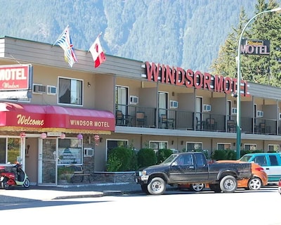 Inn The Mountains