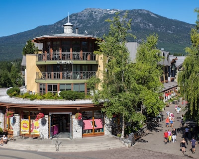 Crystal Lodge