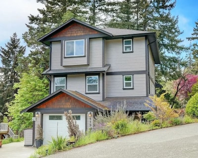 Modern Home In Victoria Bc