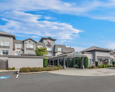Best Western Plus Pitt Meadows Inn & Suites