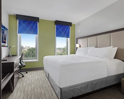 Hotel 1200
