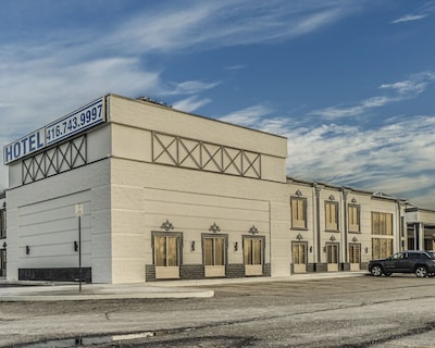 Woodbine Hotel & Suites