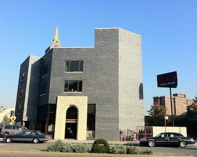 Paris Suites Hotel