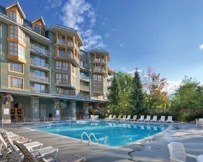 Whistler Village Cascade Lodge Resort Walk Or Shuttle To Lifts Year Round Pool
