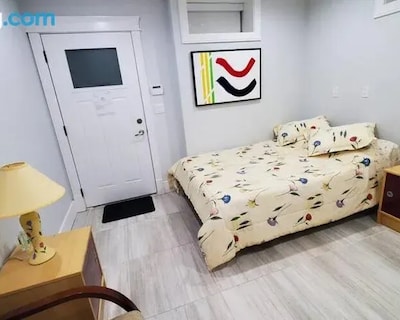 Cozy Guest Suite in Quiet Home with Private Entry