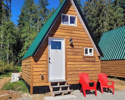 Farmhouse cabin on 33 acre farm