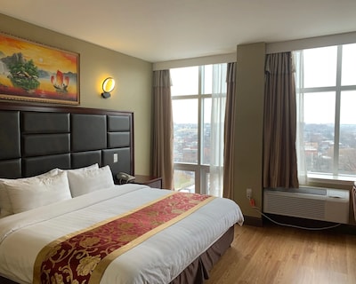 The Queens Hotel