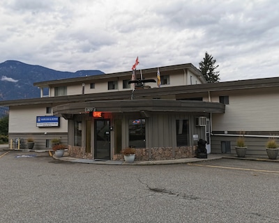 Hope Inn and Suites