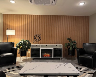 Anchor Inn and Suites