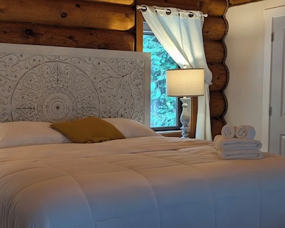 Harrison Oak Chalet/ 5 Minutes To Harrison Lake With Game Room & Deck