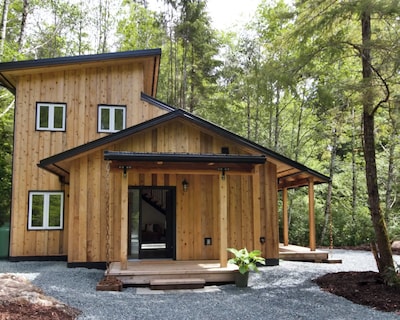 Private Cabin In Tofino With Hot Tub!