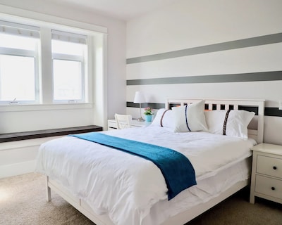 Vancouver West Cozy Retreat by Host Launch