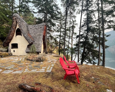 Malahat Fairyland Cottage