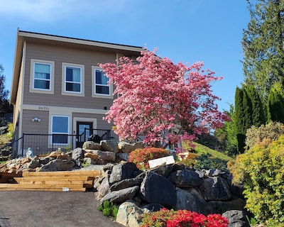 Mountain Retrea Entire Garden House Near Hwy/ Fishing/ Cultus Lake / Coliseum