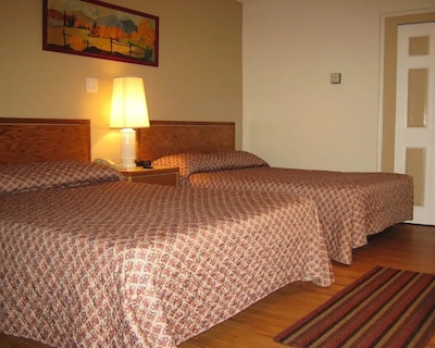 Slumber Lodge Motel