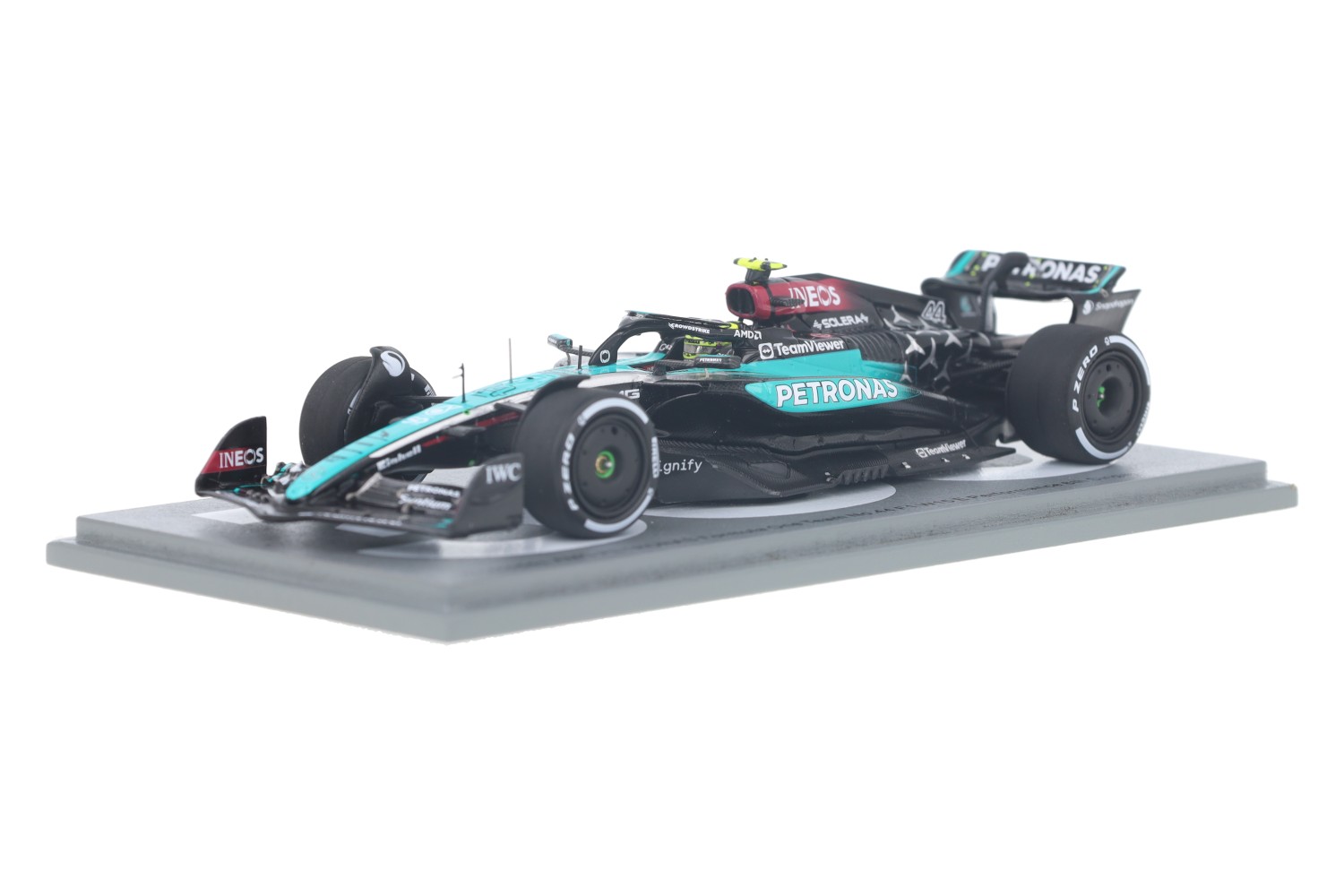 Mercedes-AMG F1 W15 E Performance – Modelauto schaal 1:43