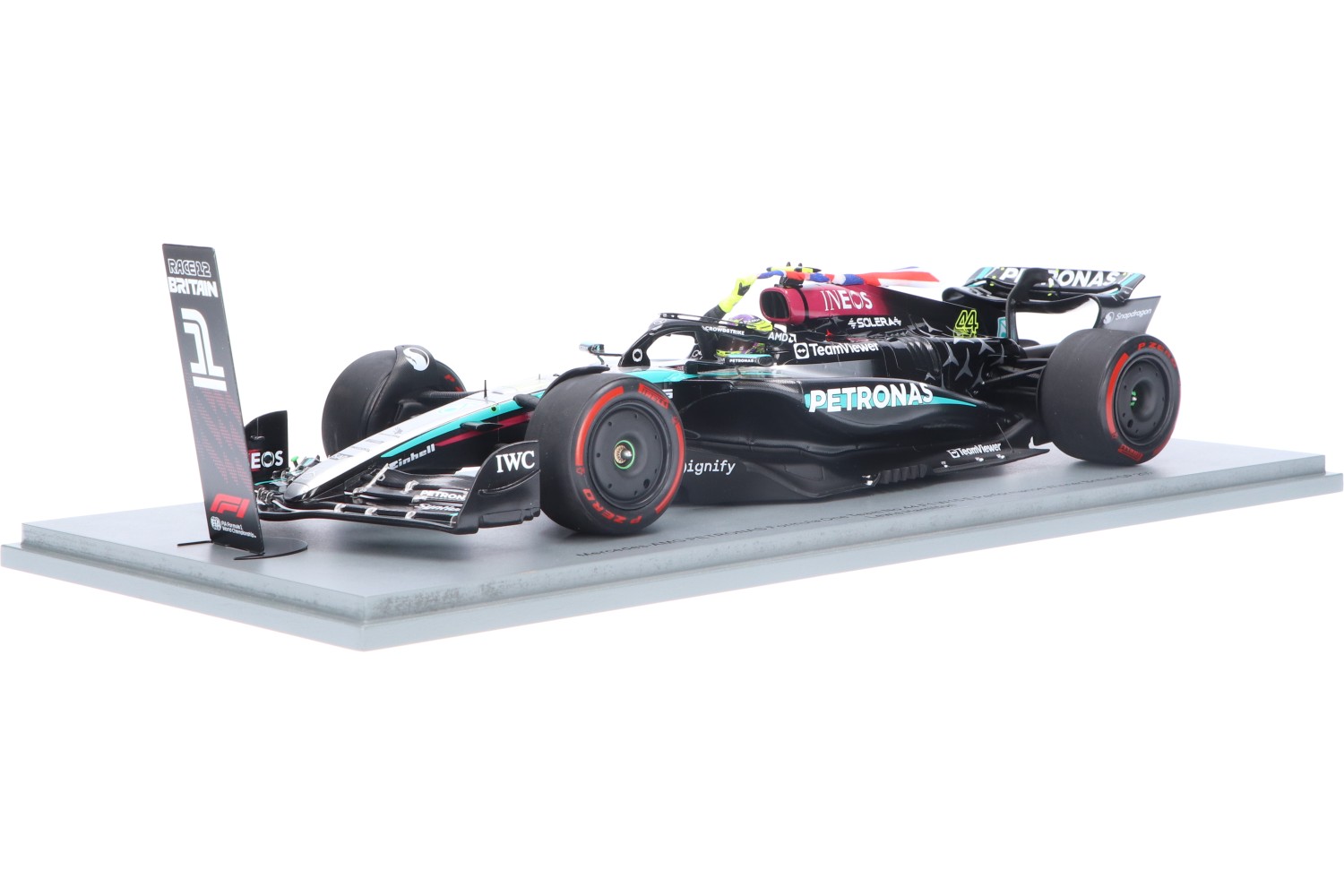 Mercedes-AMG F1 W15 E Performance – Modelauto schaal 1:18